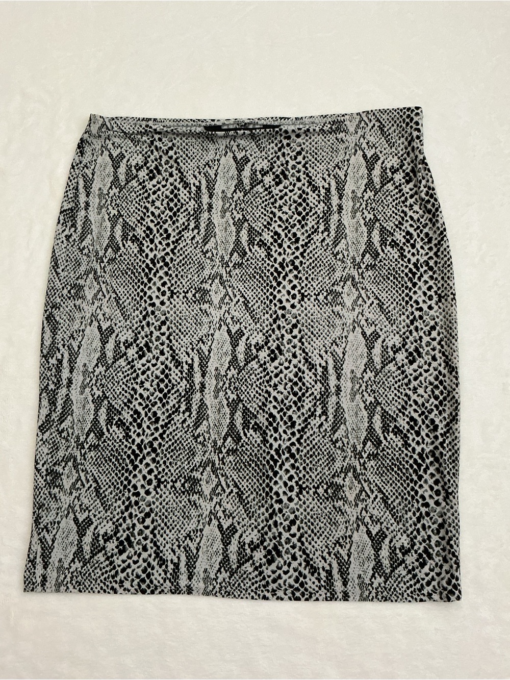 Norma Kamali Snake Print Pencil Skirt Gray Black Stretch